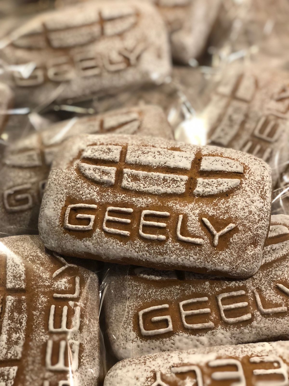 Пряники с логотипом Geely